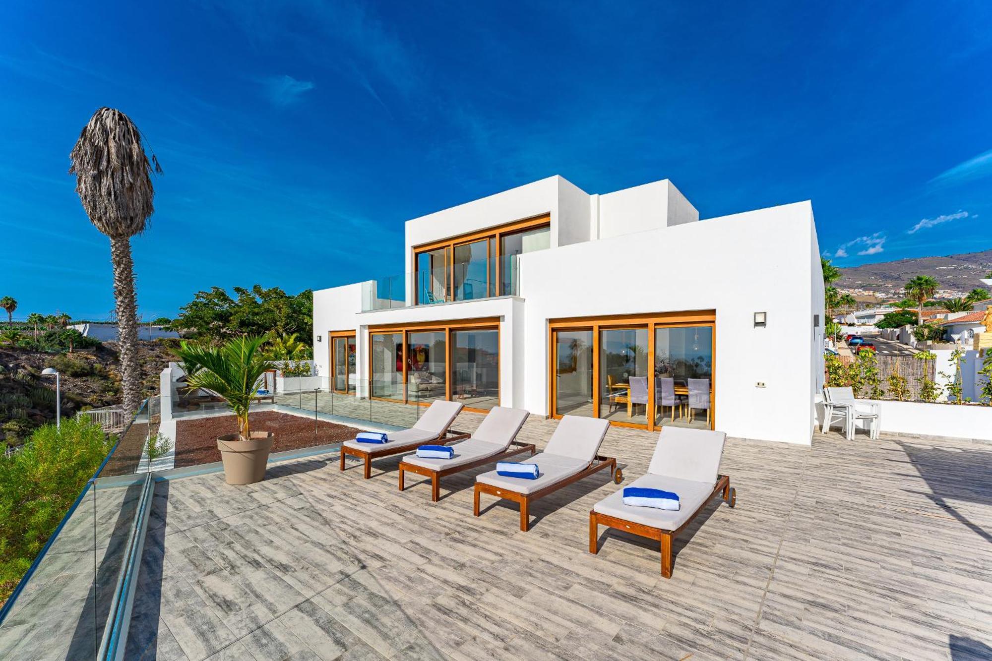 Fabulous Contemporary 5 Bedroom Villa With Private Heated Pool, Sleeps Max 13 Callao Salvaje Eksteriør billede